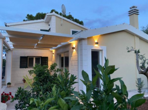  Holiday home Manuela  Трогир